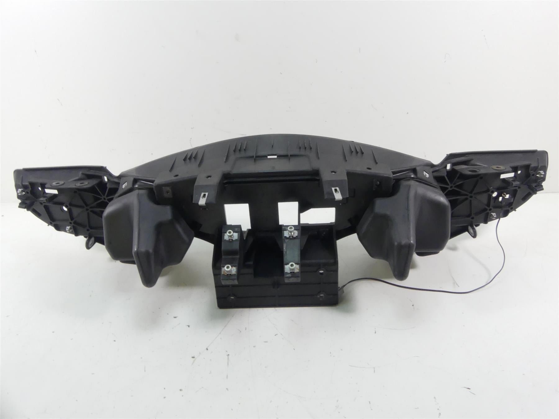 2011 Victory Vision Tour Inner Front Gauge Cover Fairing + Speaker Set 5436294 {{ shop.shopifyCountryName }} - Mototech271