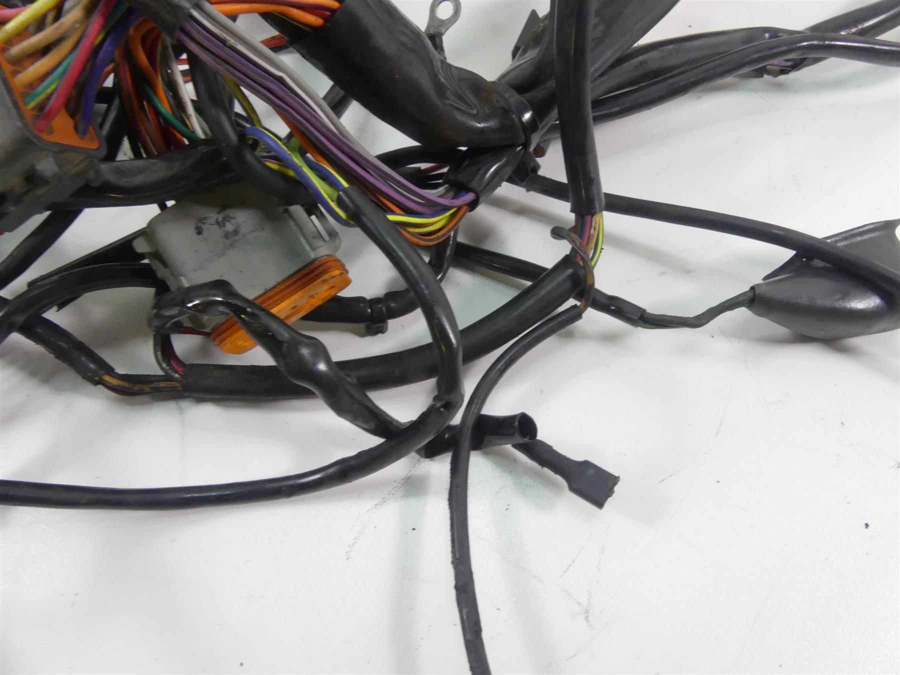 1995 Harley Touring FLHTCU Electra Glide Main Wiring Harness - No Cut 70985-94 {{ shop.shopifyCountryName }} - Mototech271