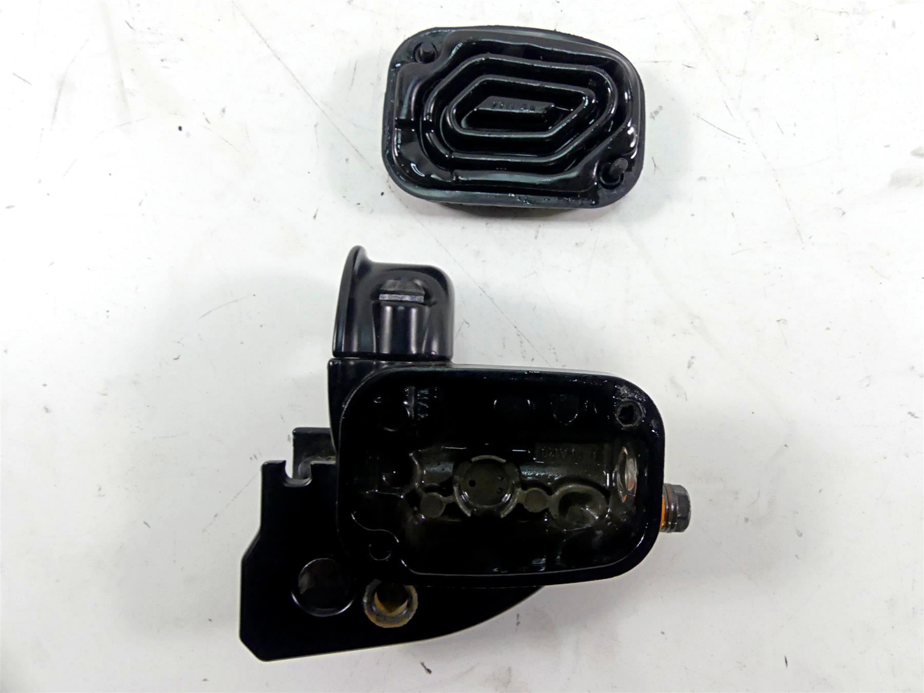 2011 Harley Touring FLTRX Road Glide Brembo Front Brake Master Cylinder 44551-08 {{ shop.shopifyCountryName }} - Mototech271