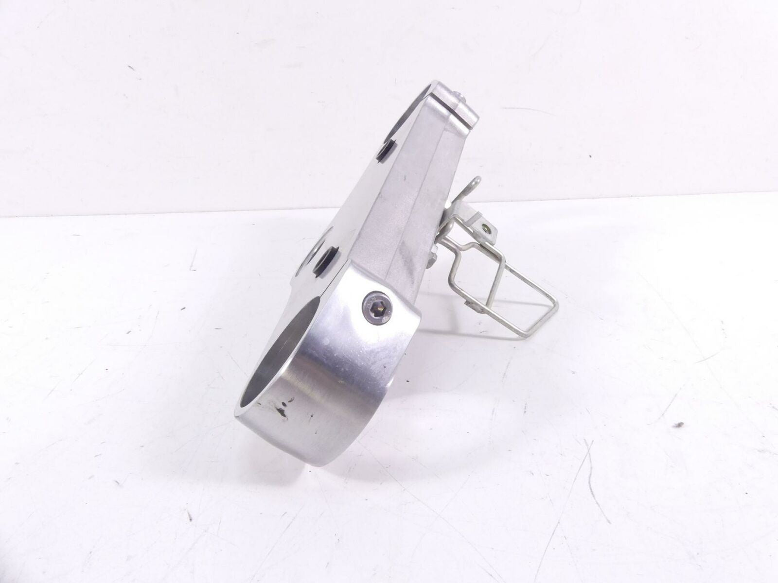 2006 Suzuki M109R VZR1800 Boulevard Upper Triple Tree Clamp 57mm 51311-48G00 {{ shop.shopifyCountryName }} - Mototech271