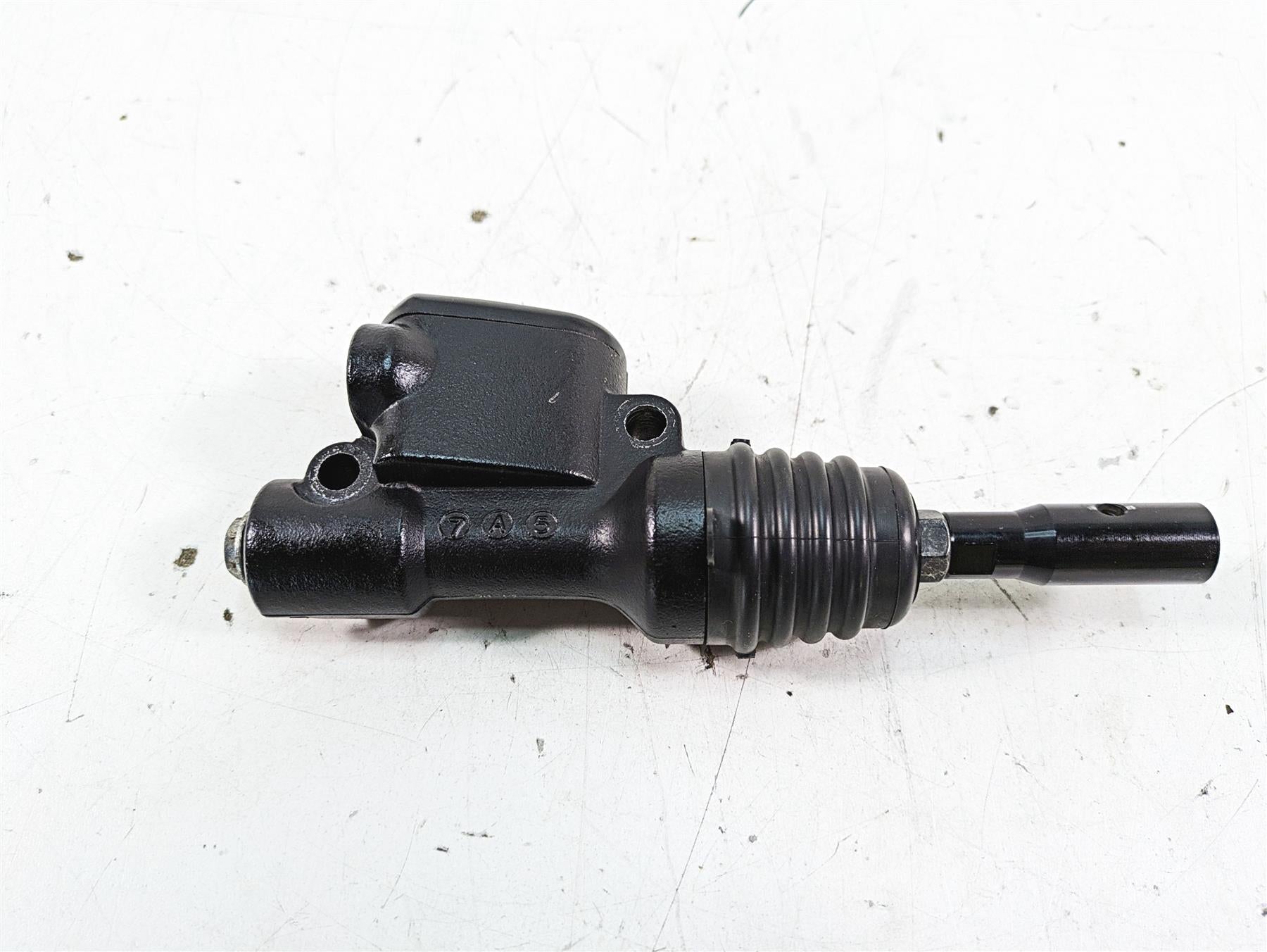 2017 Harley XL883 N Sportster Iron Rear Brake Master Cylinder 1/2" 41700025 {{ shop.shopifyCountryName }} - Mototech271