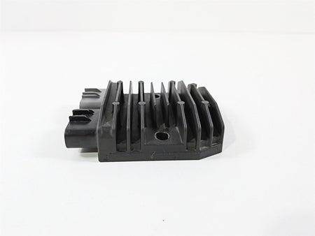 2008 Yamaha YZF R1 RN19 Oem Rectifier Voltage Regulator 1D7-81960-00-00 FH012AA {{ shop.shopifyCountryName }} - Mototech271