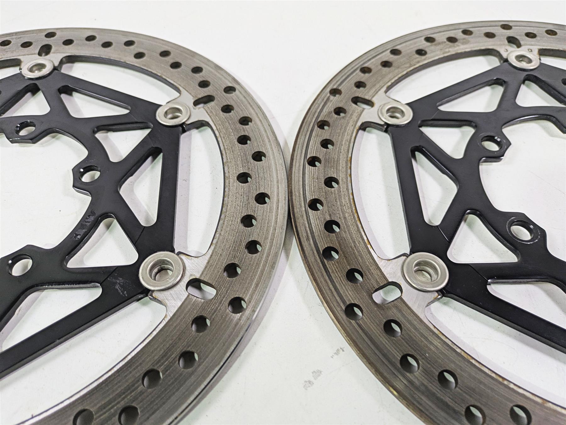 2024 Triumph Street Triple 765 R Front Brake Rotor Disc Set 310Mm T2022443 {{ shop.shopifyCountryName }} - Mototech271