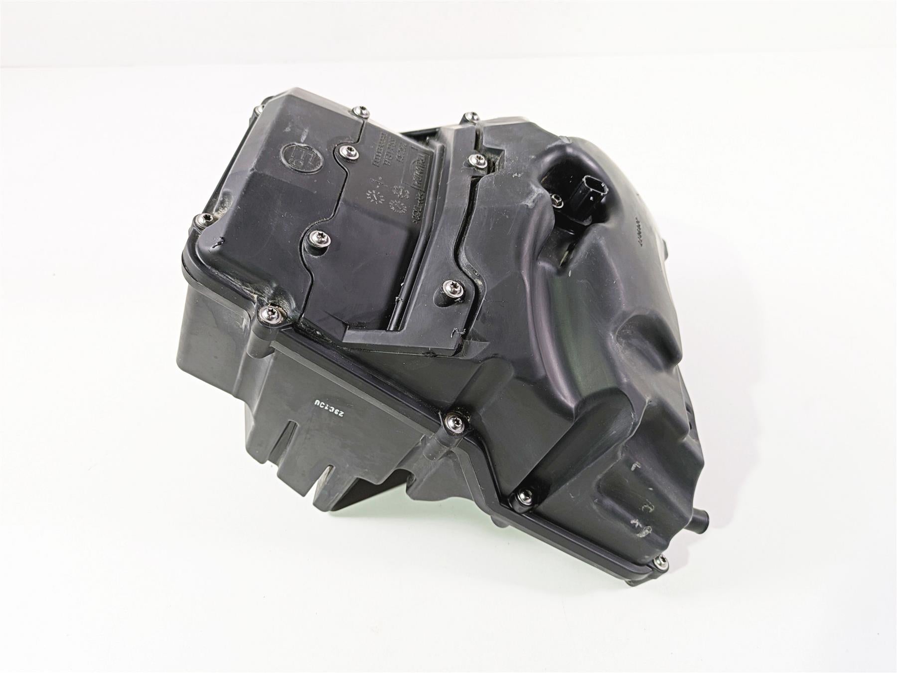 2024 Triumph Tiger 900 GT Air Box Cleaner & Tubes Set T2209565 T2202707 {{ shop.shopifyCountryName }} - Mototech271