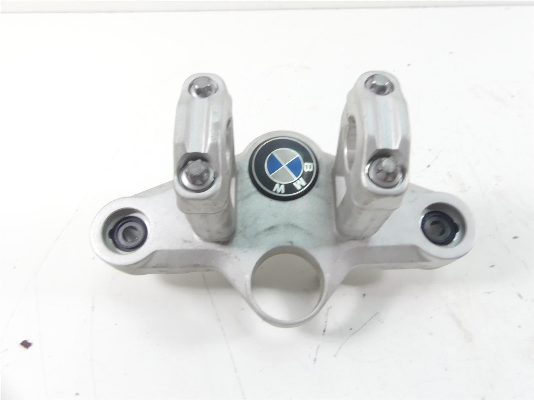 2008 BMW R1200GS K25 Upper Triple Tree Steering Clamp 31427718170 {{ shop.shopifyCountryName }} - Mototech271