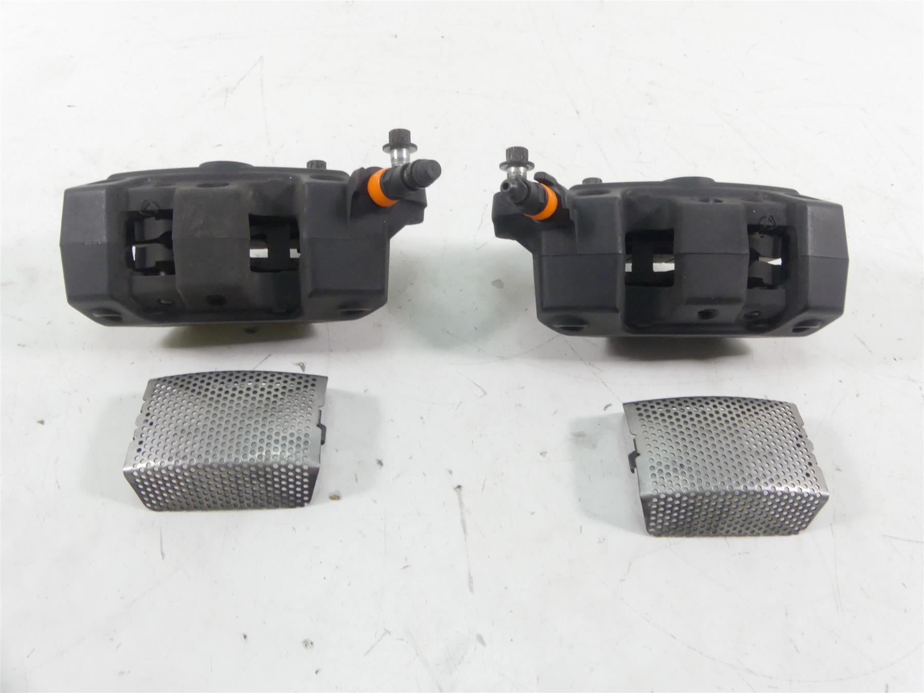 2011 Harley Touring FLTRX Road Glide Front Brake Caliper Set 43027-08 43023-08 {{ shop.shopifyCountryName }} - Mototech271