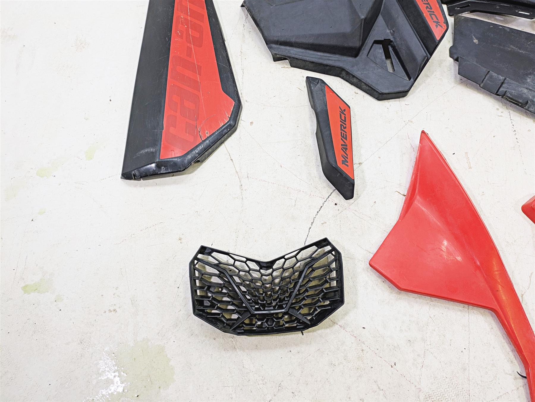 2020 Can Am Maverick X3 Turbo R STD Outer Coloured Fairings Covers Set 705012458 {{ shop.shopifyCountryName }} - Mototech271