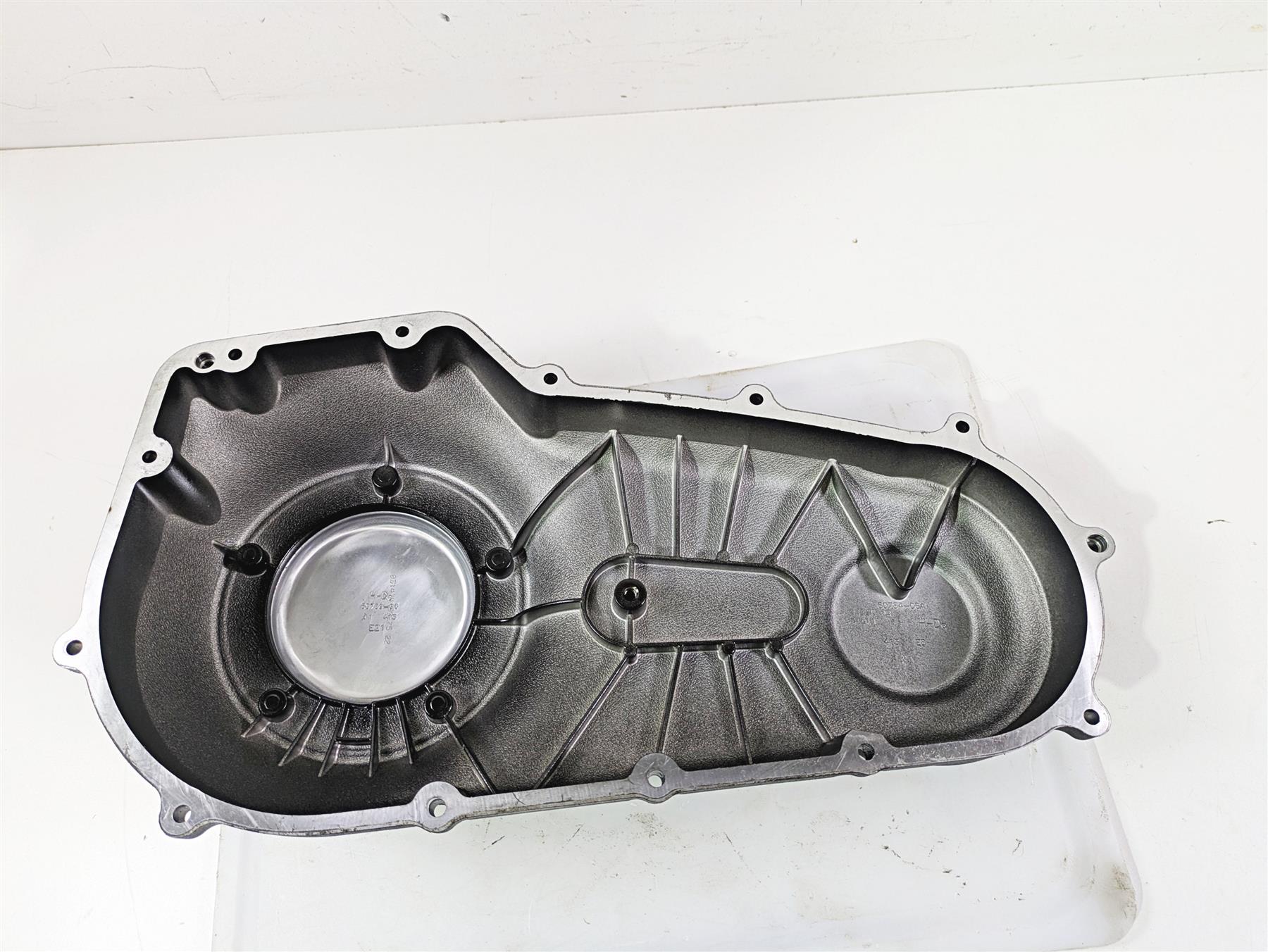 2015 Harley FXDF Dyna Fat Bob Outer Primary Drive Clutch Cover 60784-06 {{ shop.shopifyCountryName }} - Mototech271