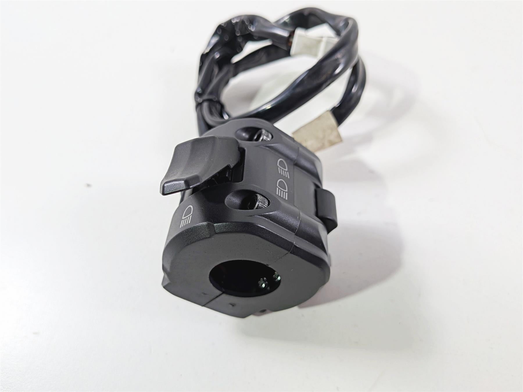 2017 Ducati Panigale 1299 Left Hand Light Horn Blinker Control Switch 65110132A-Mototech271