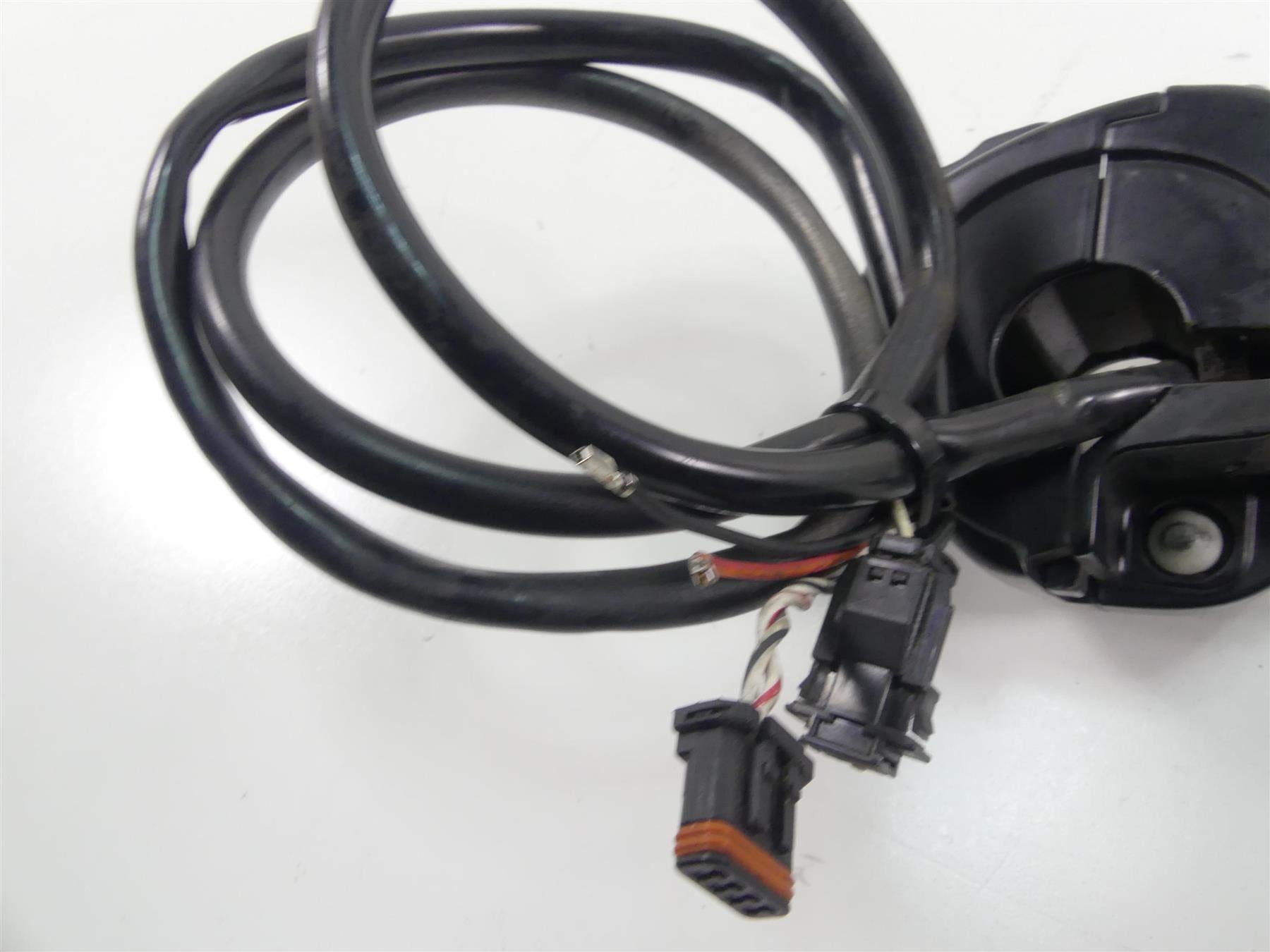 2014 Harley FXDF Dyna Fat Bob Right Control Switch + Blinker - Read 72944-12 {{ shop.shopifyCountryName }} - Mototech271