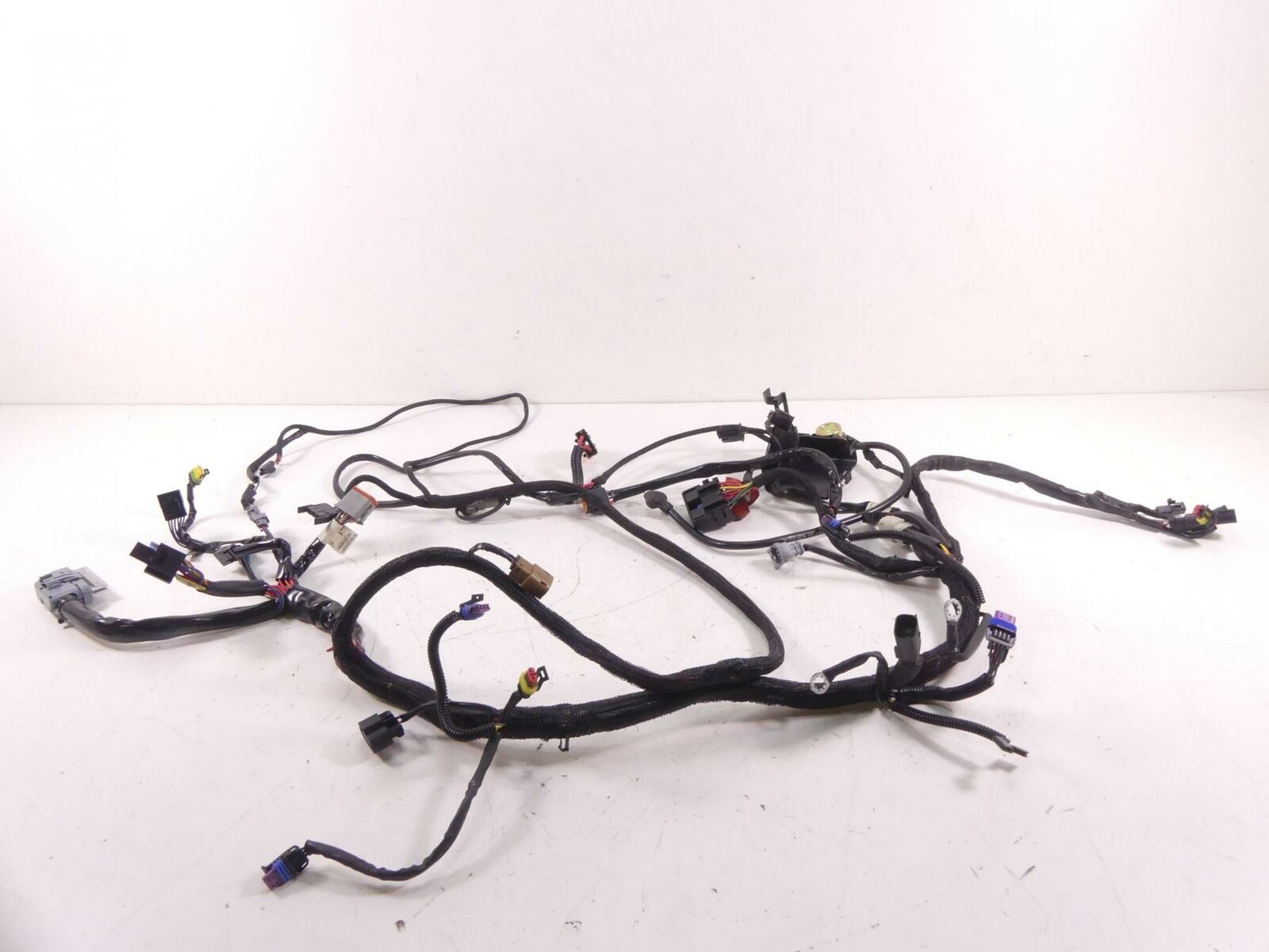 2009 Harley VRSCAW V-Rod Engine & Main Wiring Harness Loom Cable 70125-08A {{ shop.shopifyCountryName }} - Mototech271