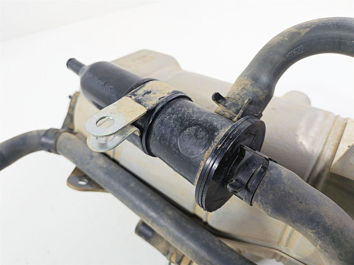 2017 Yamaha YXZ1000R EPS SS Oil Tank Reservoir 2HC-21751-00-00 {{ shop.shopifyCountryName }} - Mototech271