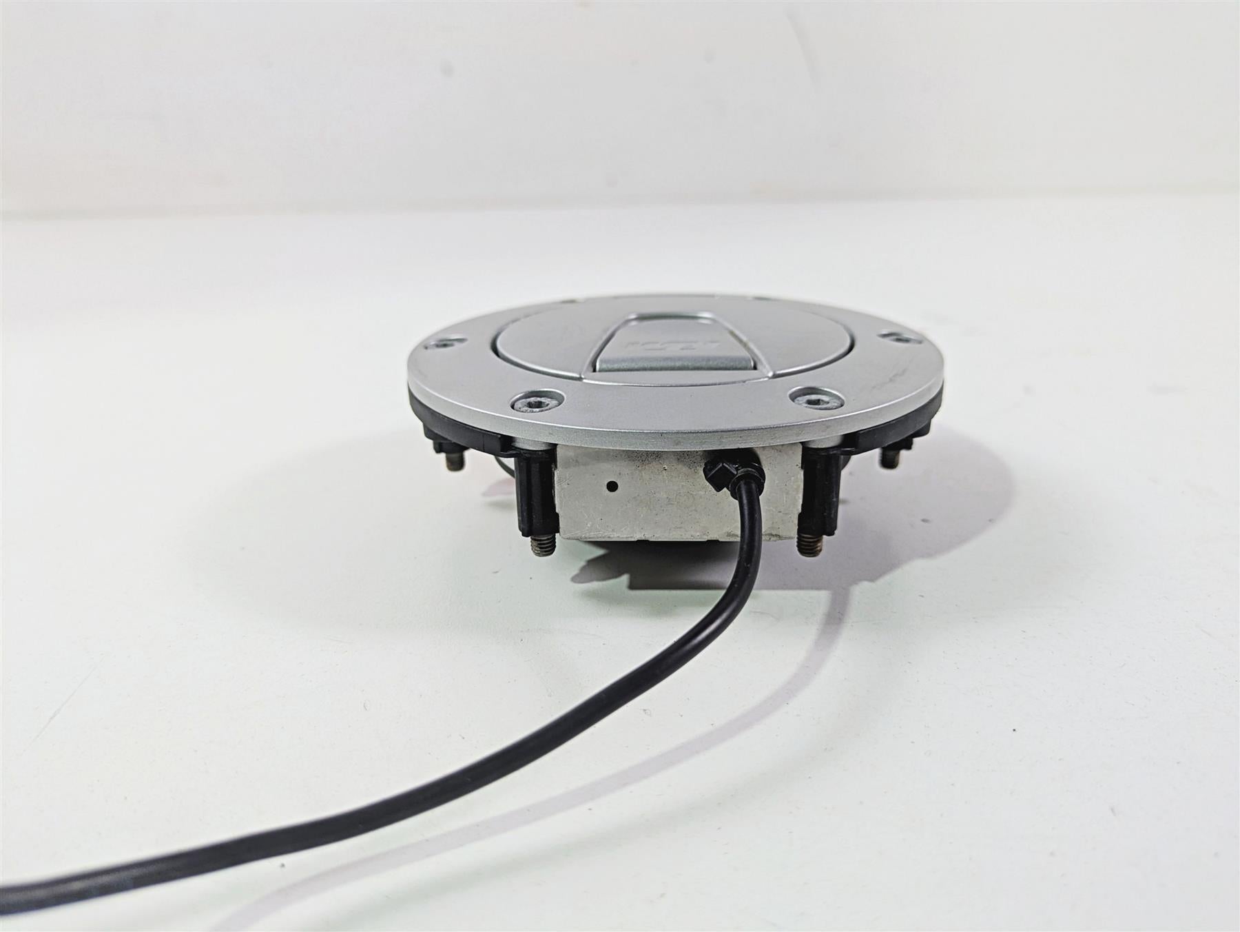 2018 KTM 1290 Super Duke R Keyless Fuel Gas Petrol Tank Cap 61607008000 {{ shop.shopifyCountryName }} - Mototech271
