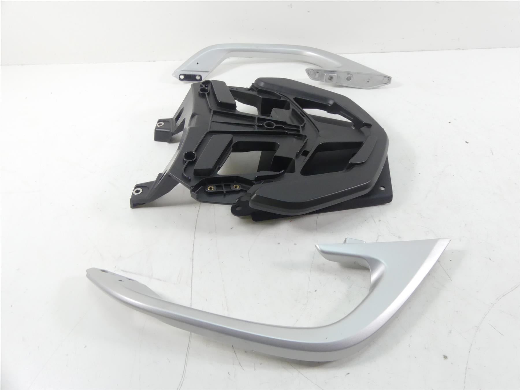2017 BMW R1200RT K52 Luggage Rack & Rear Grab Handles 46548520650 {{ shop.shopifyCountryName }} - Mototech271