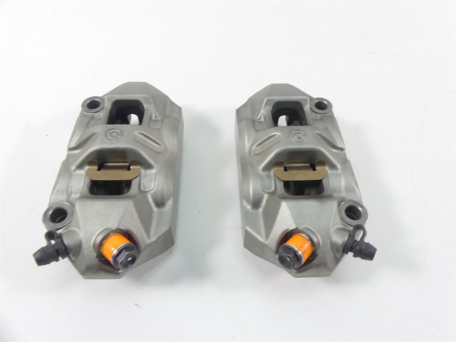 2020 Triumph Speed Triple RS 1050 Front Brembo M4 Brake Caliper Set 100mm T2023540 {{ shop.shopifyCountryName }} - Mototech271