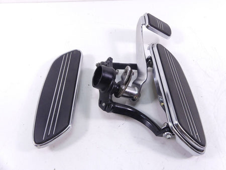 2010 Harley Touring FLHX Street Glide Right Floor Board & Brake Pedal 50518-09 {{ shop.shopifyCountryName }} - Mototech271