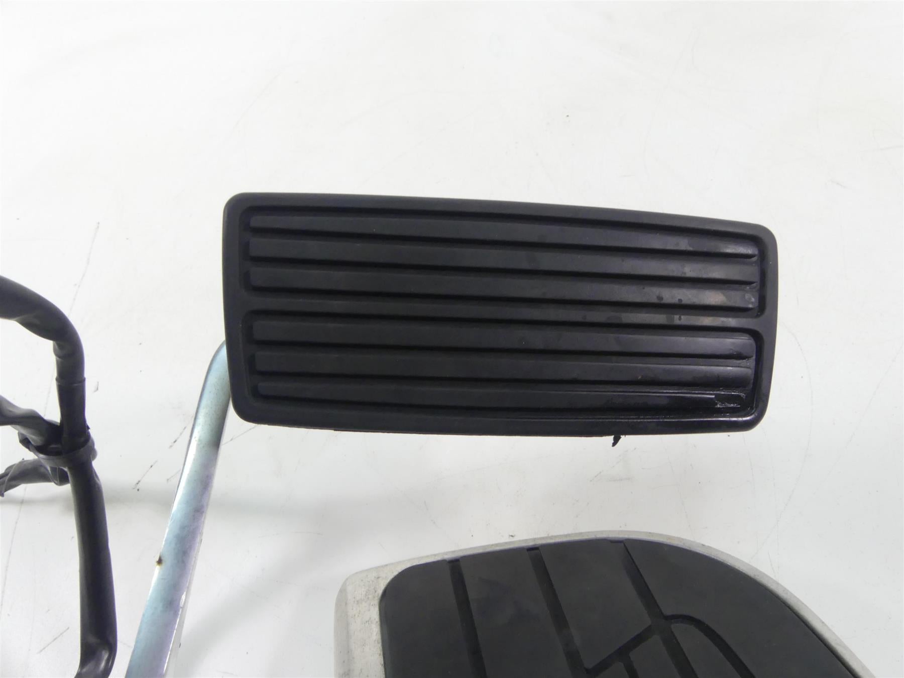 2003 Honda VTX1300 S Right Front Floor Board & Brake Pedal 50615-MEA-670 {{ shop.shopifyCountryName }} - Mototech271