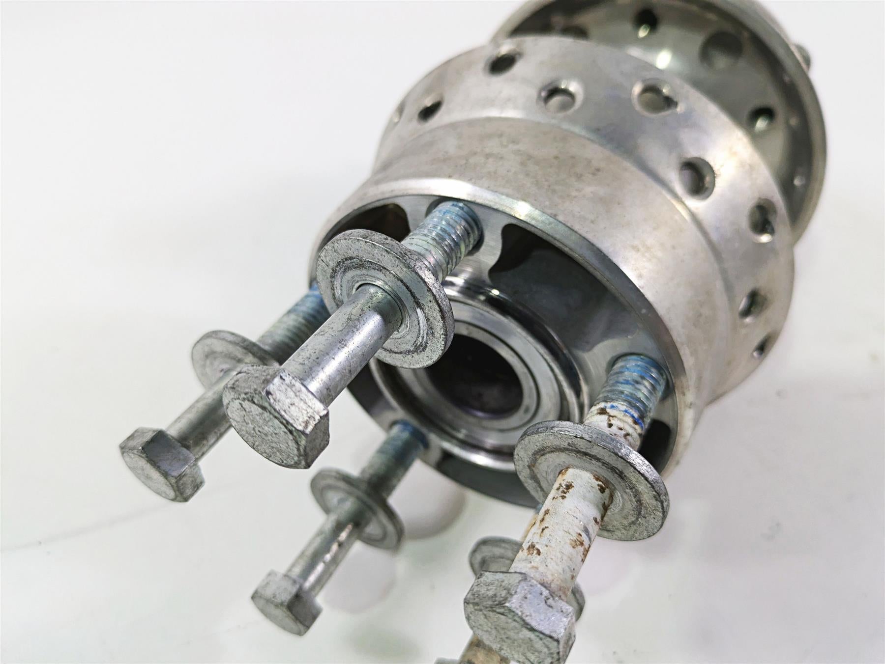 2017 Harley Dyna FXDB Street Bob Rear Spoke Wheel Hub 17in 25mm - Read 41430-09A {{ shop.shopifyCountryName }} - Mototech271