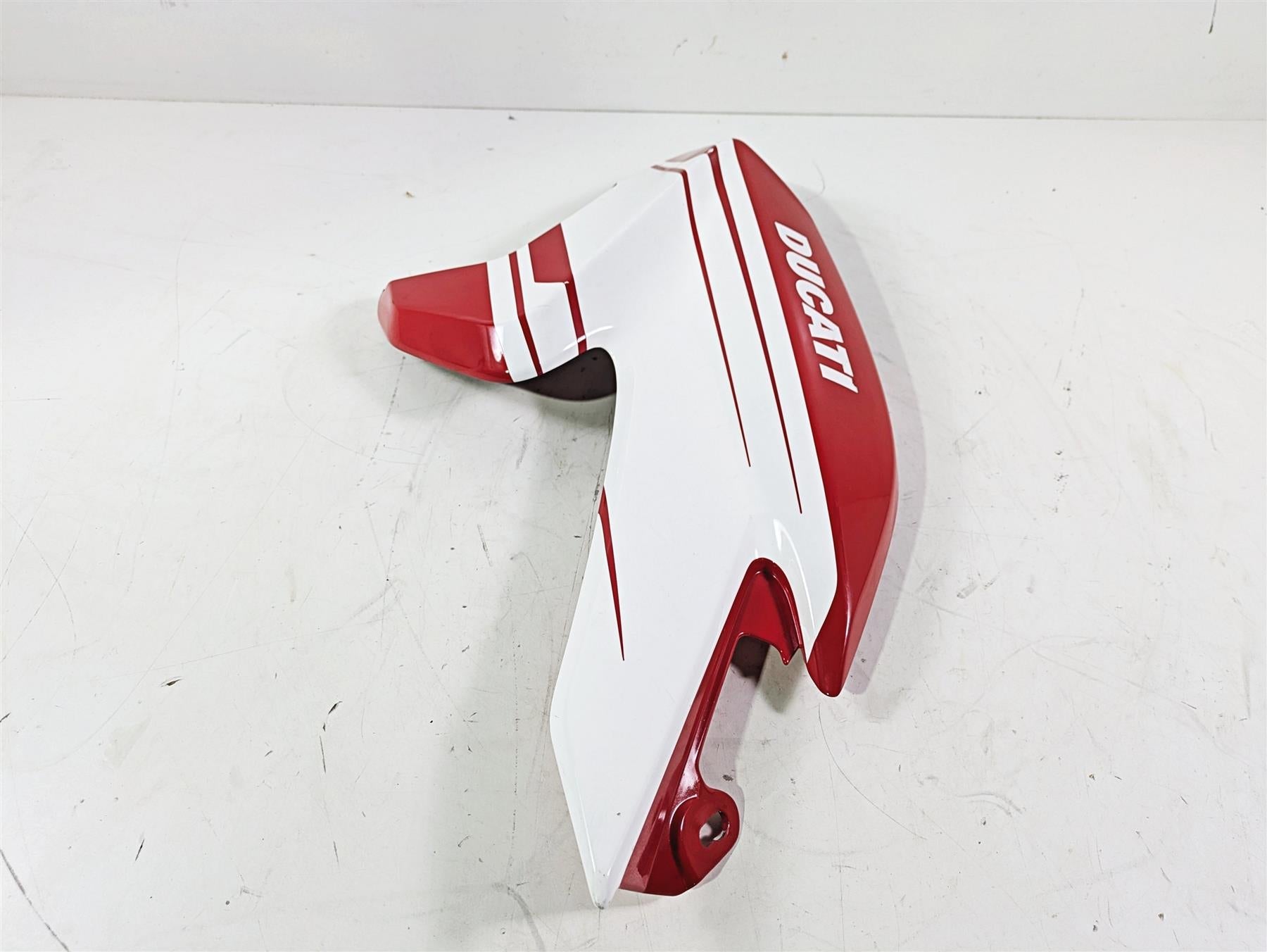 2018 Ducati Hypermotard 939 SP Left Tank Fairing Cover READ 480P5682CK {{ shop.shopifyCountryName }} - Mototech271