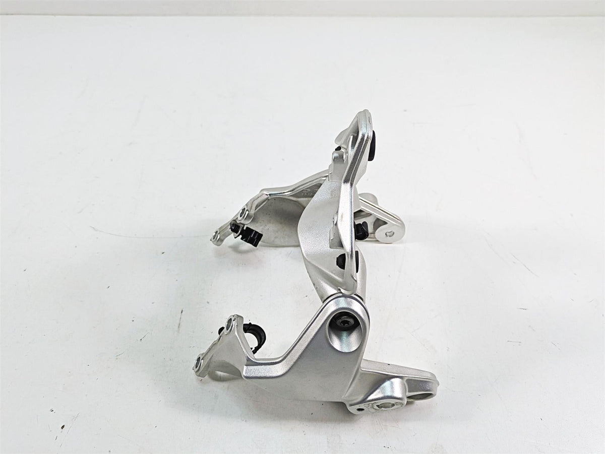2016 BMW R1200R K53 Front Speedo Gauges Stay Carrier Set 46638543497 46638543498 {{ shop.shopifyCountryName }} - Mototech271