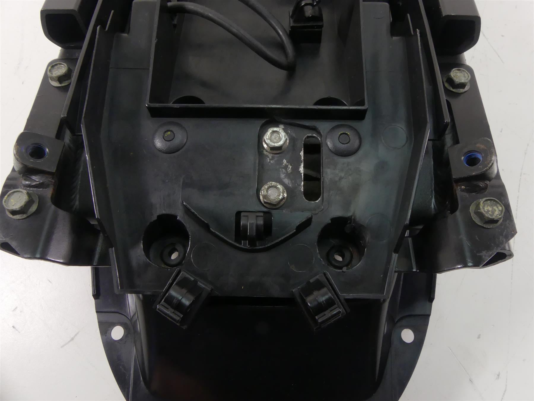 2007 Yamaha FZ1 Fazer Rear Sub Frame Subframe & Inner Fender 2D1-21190-01-P0 {{ shop.shopifyCountryName }} - Mototech271