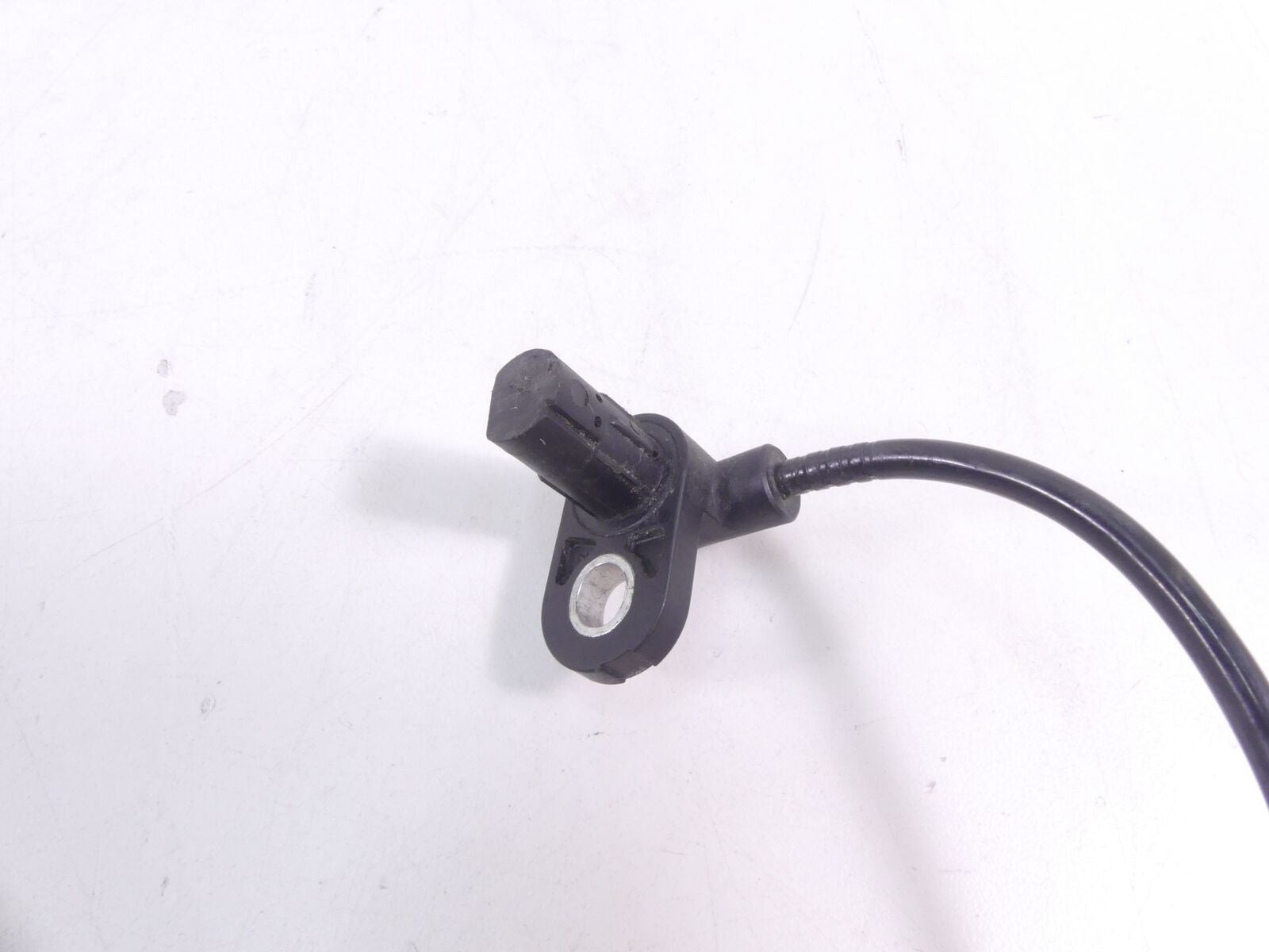 2015 Yamaha YZF-R1M Front Abs Brake Wheel Speed Sensor 2KS-85970-00-00 {{ shop.shopifyCountryName }} - Mototech271