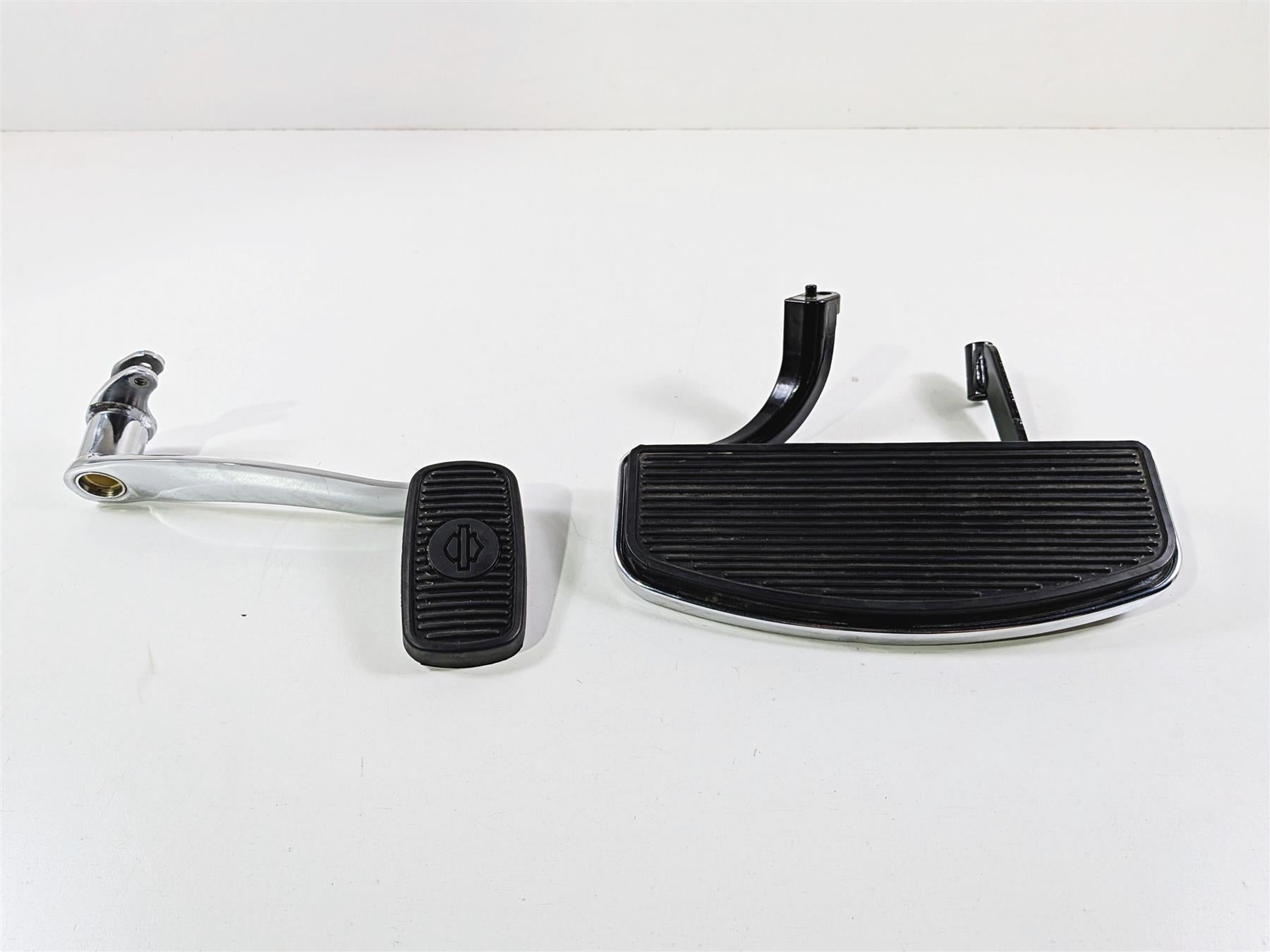 2018 Harley FLHTCU Touring Electra Glide Floor Board & Brake Pedal Set 50621-06A-Mototech271