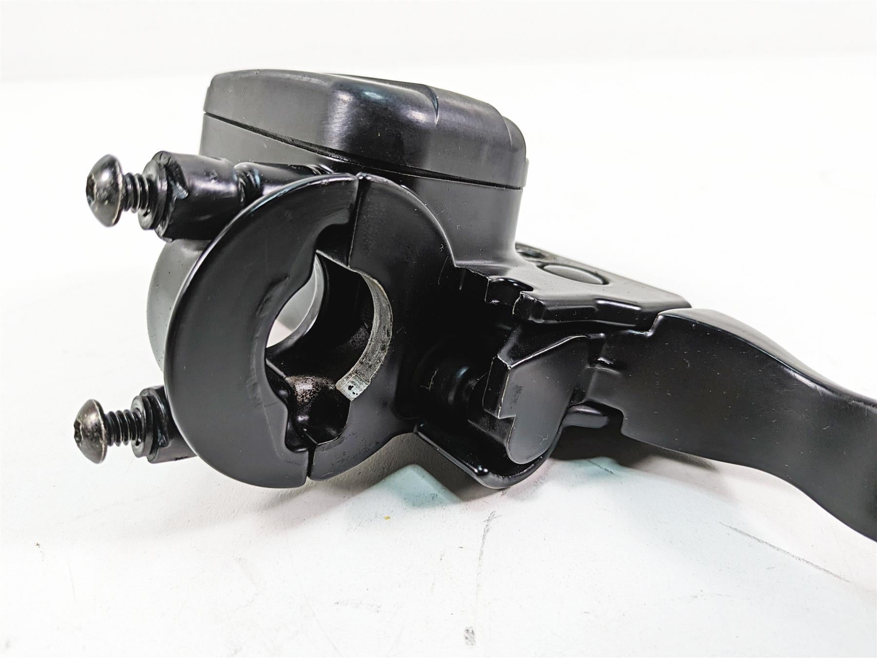 2018 Harley Touring FLHXSE CVO Street Glide Front Brake Master Cylinder 44985-10 {{ shop.shopifyCountryName }} - Mototech271