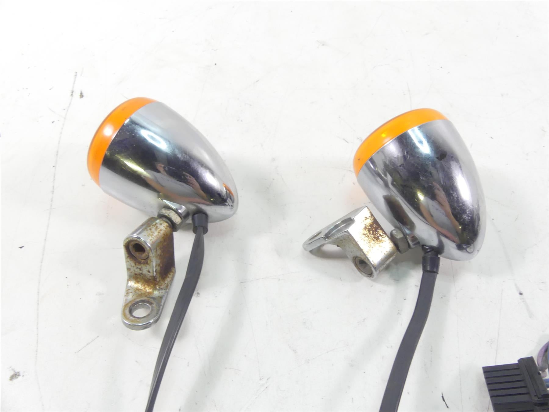 2005 Harley Softail FLSTSC Heritage Springer Front Blinker Turn Signals 68972-00 {{ shop.shopifyCountryName }} - Mototech271