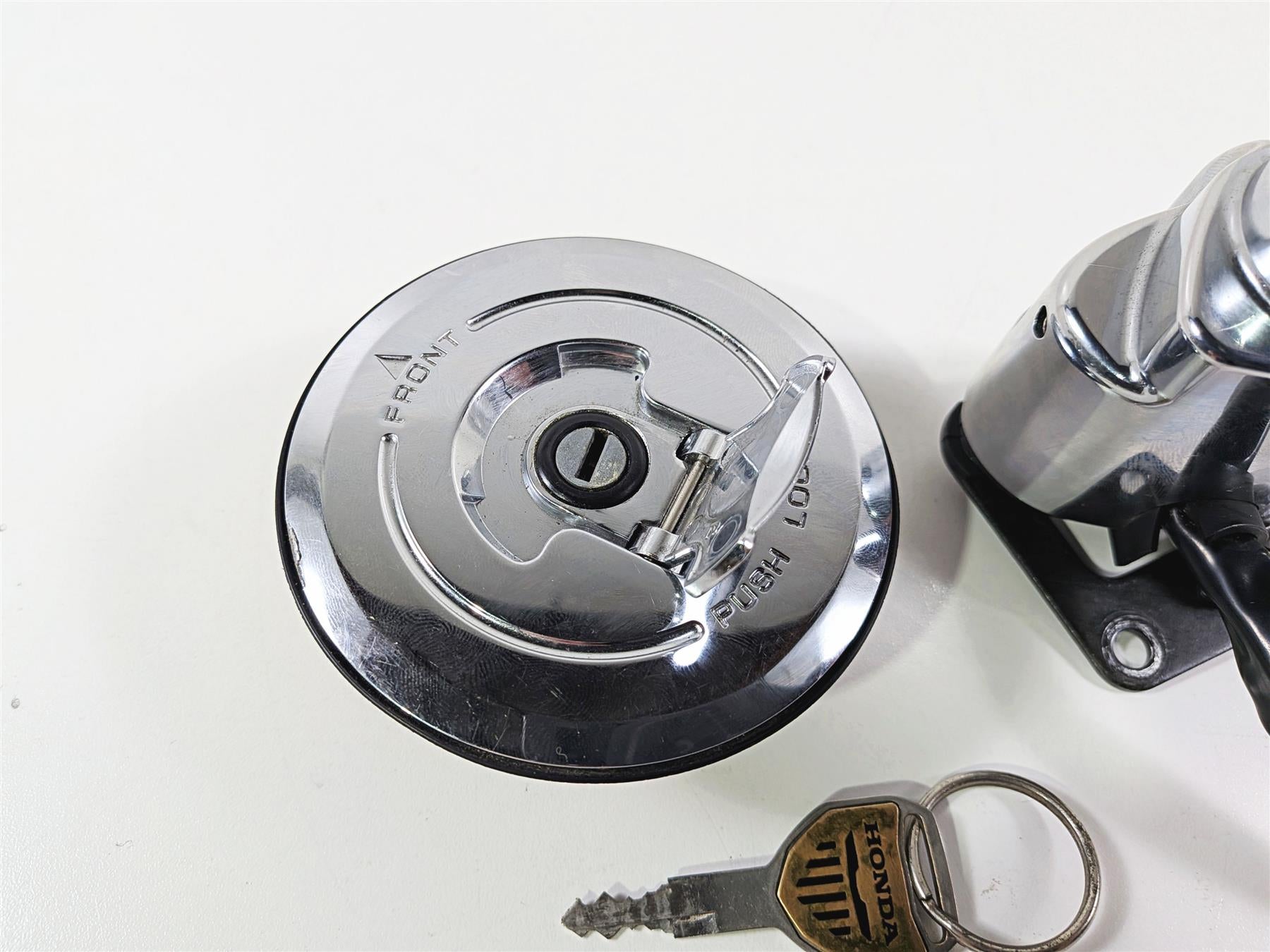 2003 Honda V-Twin VTX1800 C Ignition Switch Key Lock Tank Cap Set 35010-MCH-010 {{ shop.shopifyCountryName }} - Mototech271