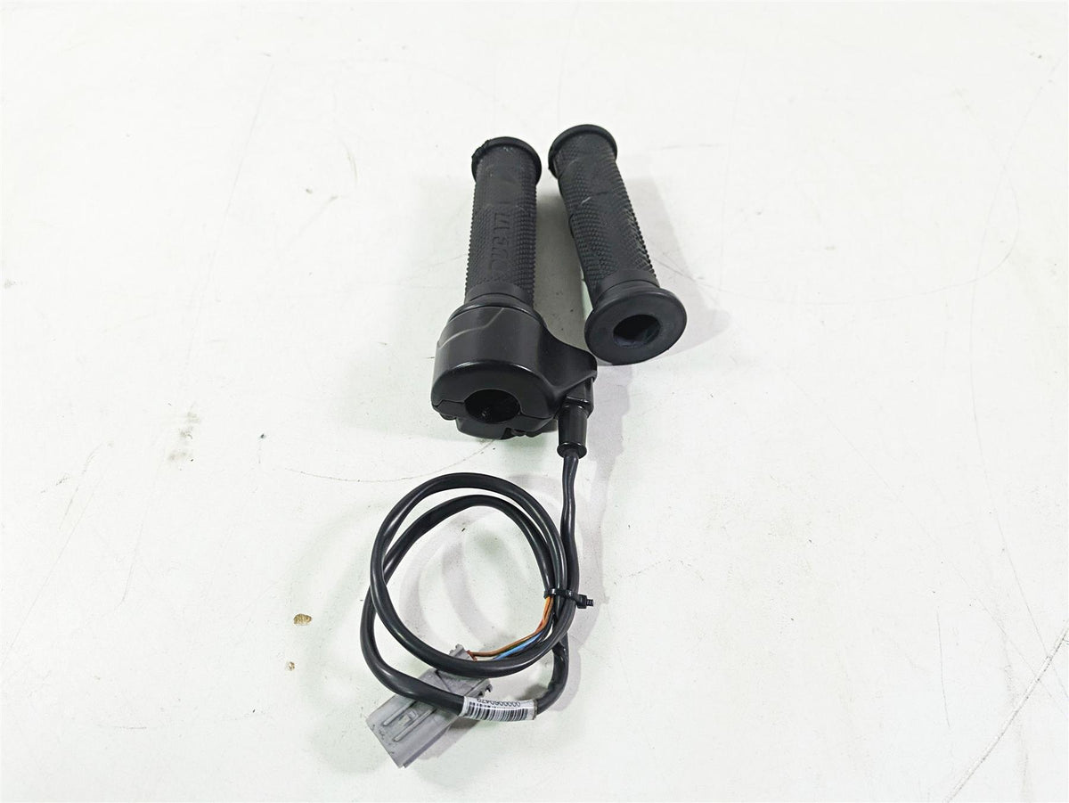 2015 Ducati Hypermotard 821 SP Ride By Wire Throttle Grip Set 66020031E {{ shop.shopifyCountryName }} - Mototech271