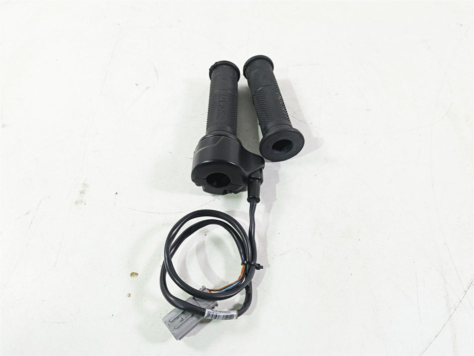 2015 Ducati Hypermotard 821 SP Ride By Wire Throttle Grip Set 66020031E {{ shop.shopifyCountryName }} - Mototech271