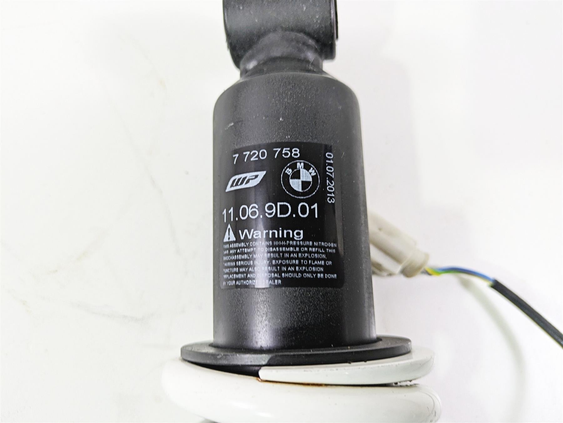 2014 BMW K1300S K40 Front Shock Damper Suspension Esa 7720758 31427720758 {{ shop.shopifyCountryName }} - Mototech271