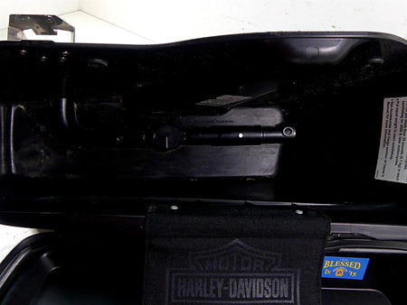 2011 Harley Touring FLTRX Road Glide Right Saddlebag Saddle Bag 90752-93 {{ shop.shopifyCountryName }} - Mototech271