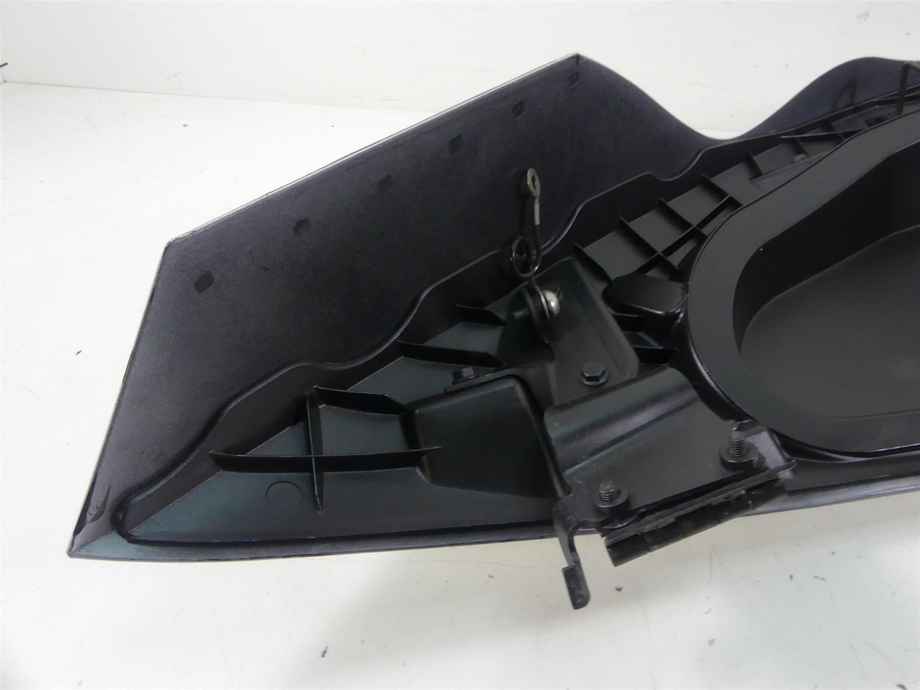 2011 Victory Vision Tour Left Right Saddlebag Lid Cover Fairing Set 5437638 {{ shop.shopifyCountryName }} - Mototech271