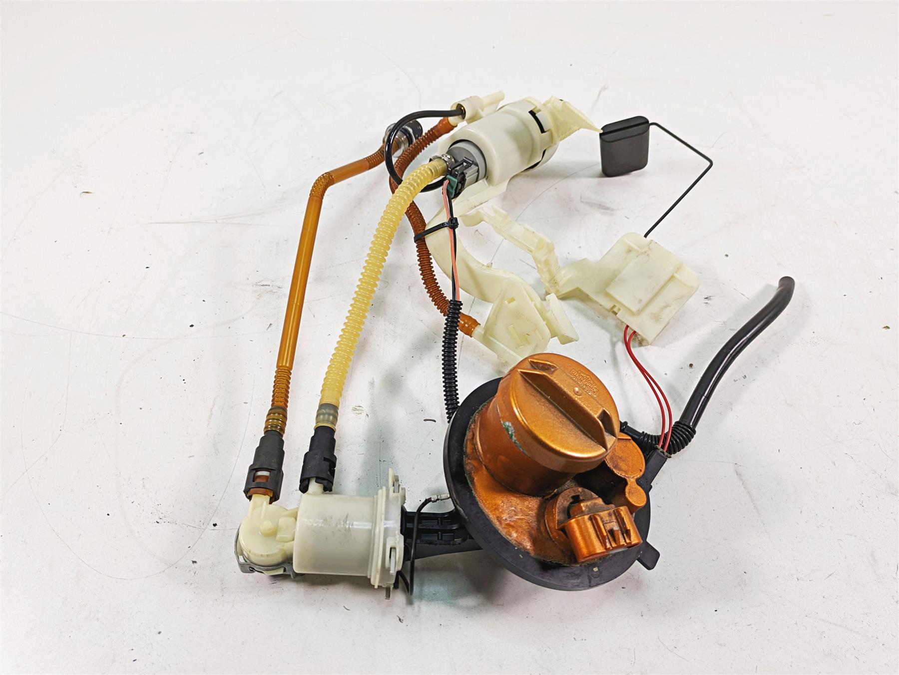 2011 Harley Touring FLTRU Road Glide Fuel Gas Petrol Pump - Painted 62908-08 {{ shop.shopifyCountryName }} - Mototech271