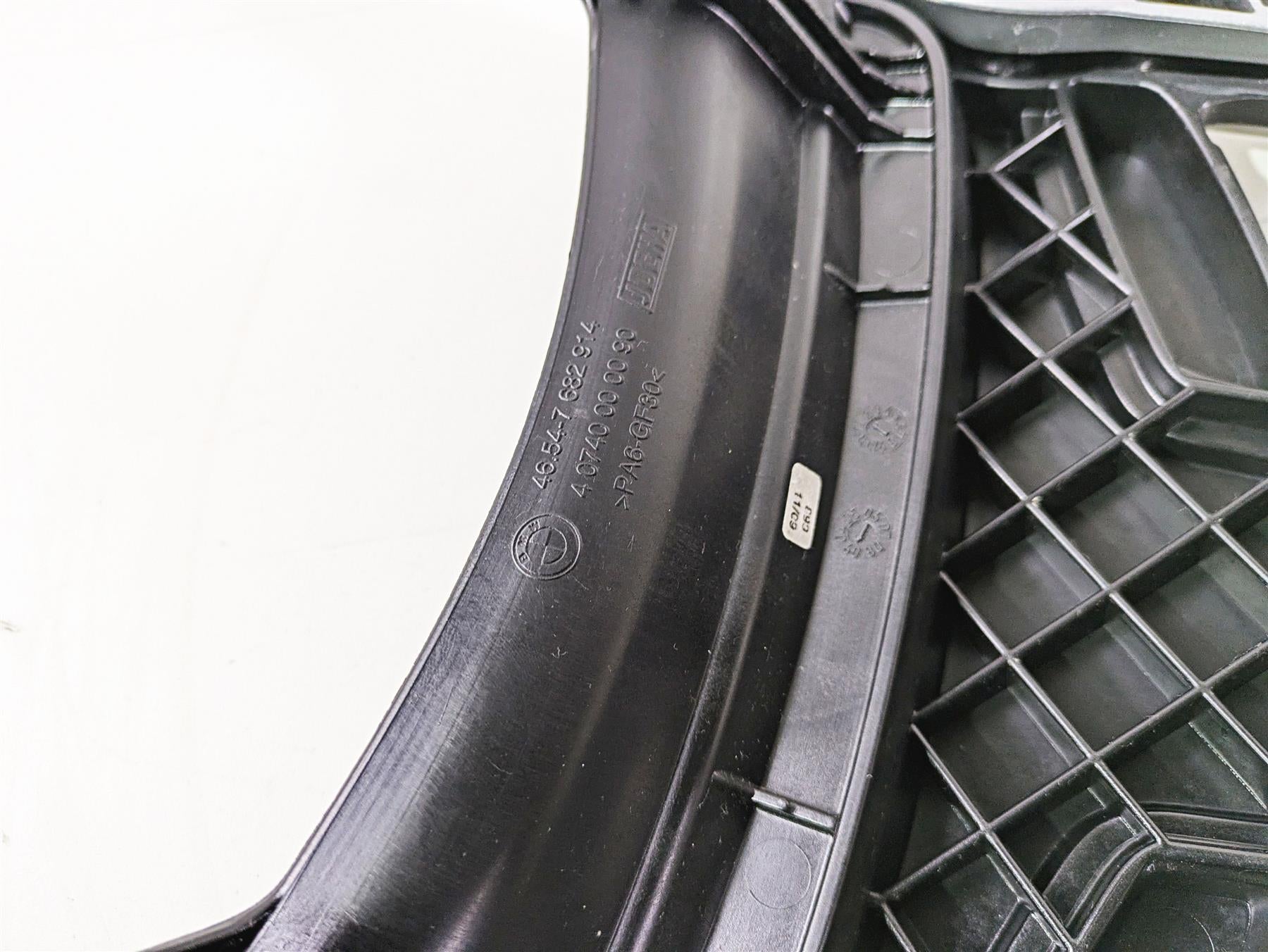 2009 BMW R1200RT K26 Rear Luggage Rack & Grab Handles - Read 46548533973 {{ shop.shopifyCountryName }} - Mototech271
