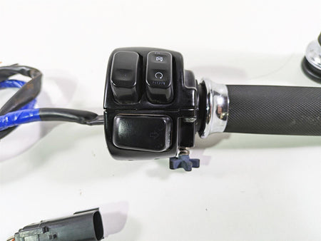 2009 Harley FLSTSB Cross Bones Right Hand Control Switch - Read 71684-06A {{ shop.shopifyCountryName }} - Mototech271