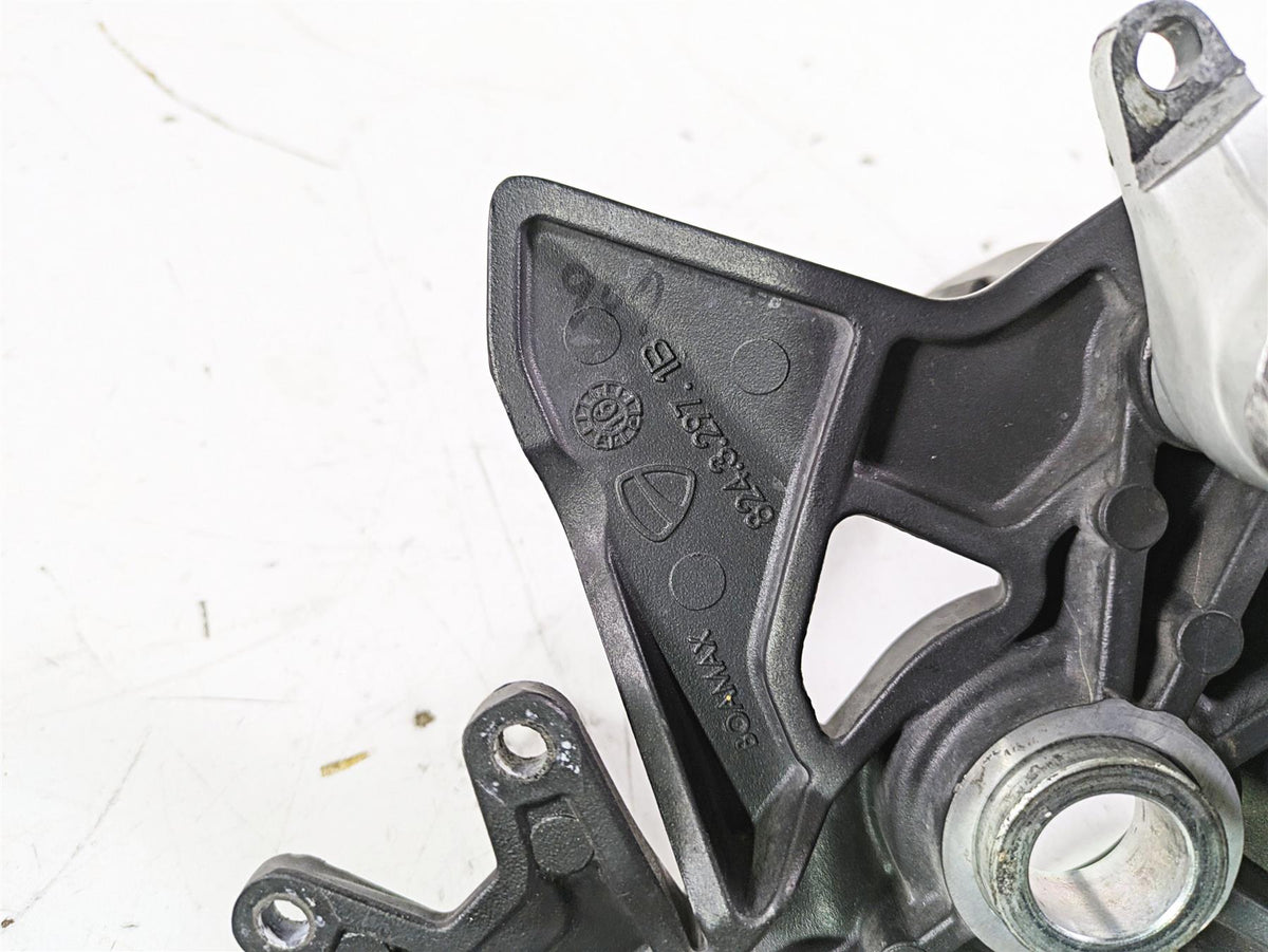 2017 Ducati Monster 1200 S Right Footpeg & Brake Ped Set 82413202BB 45720571AA {{ shop.shopifyCountryName }} - Mototech271