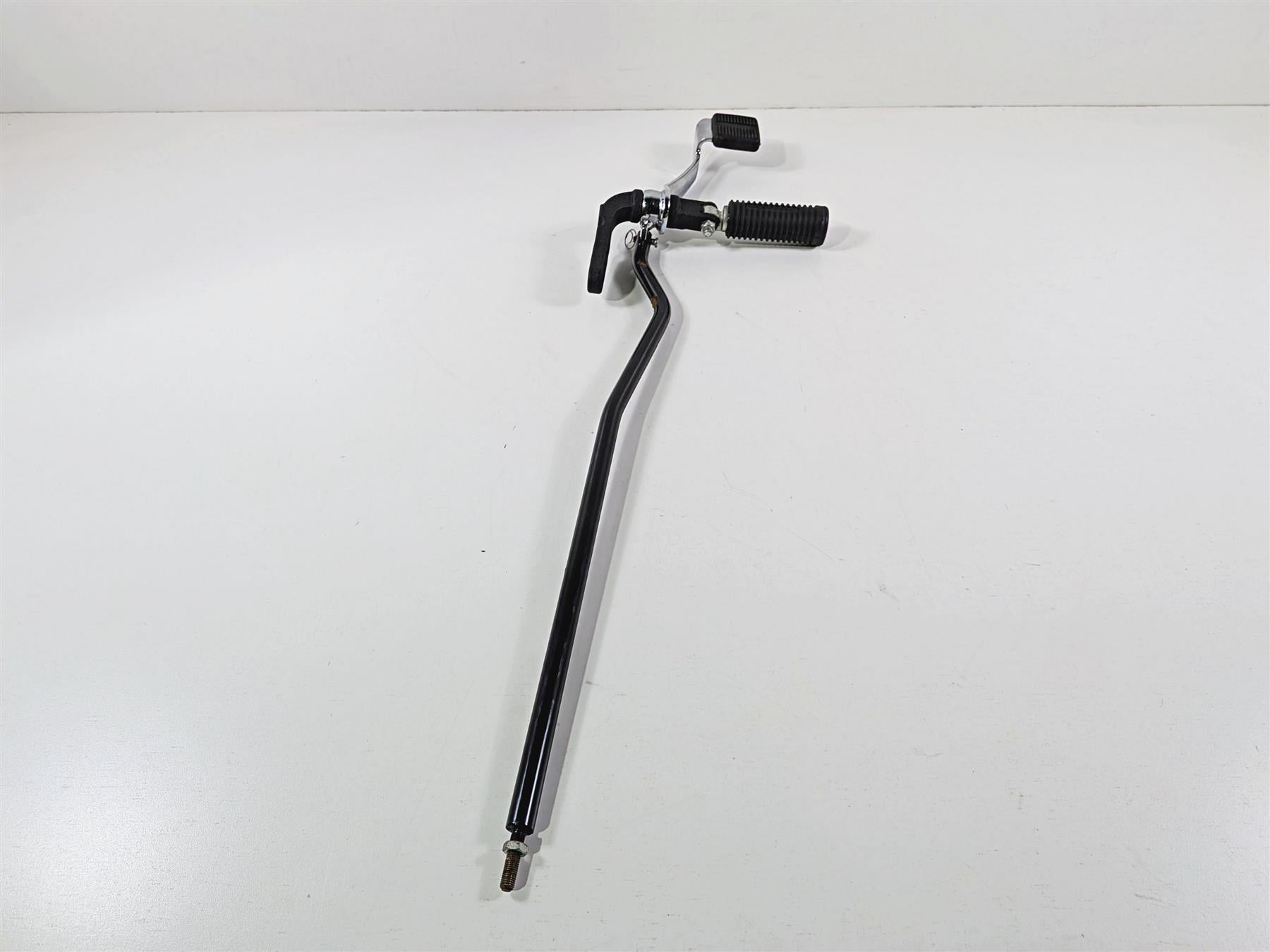 2011 Harley FXDF Dyna Fat Bob Front Right Forward Foot Peg & Br Pedal 42481-03A {{ shop.shopifyCountryName }} - Mototech271