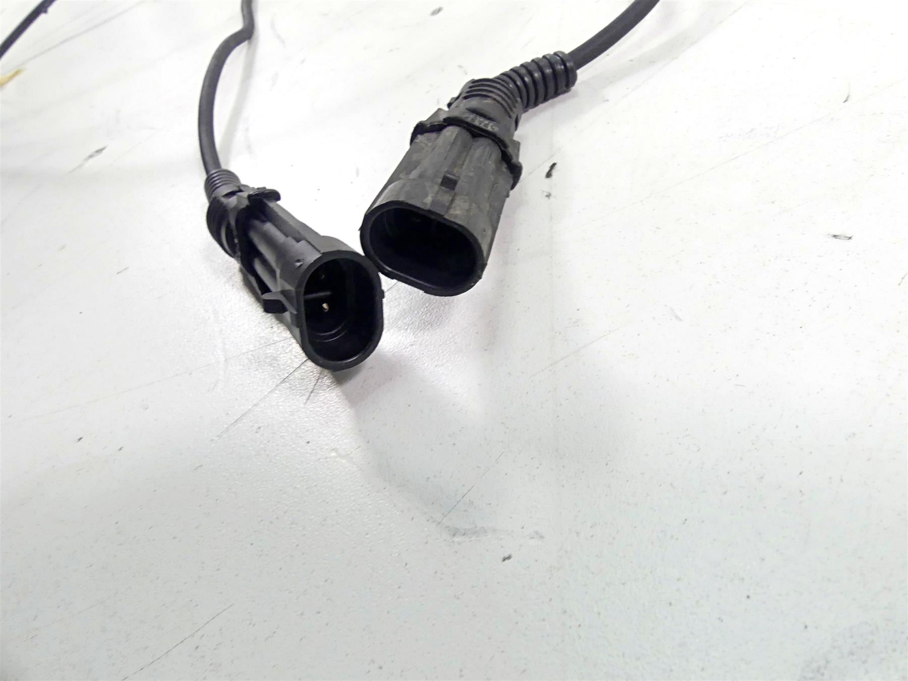 2015 Harley VRSCF Muscle V-Rod Abs Brake Wheel Speed Sensors 40648-08 40652-08 {{ shop.shopifyCountryName }} - Mototech271