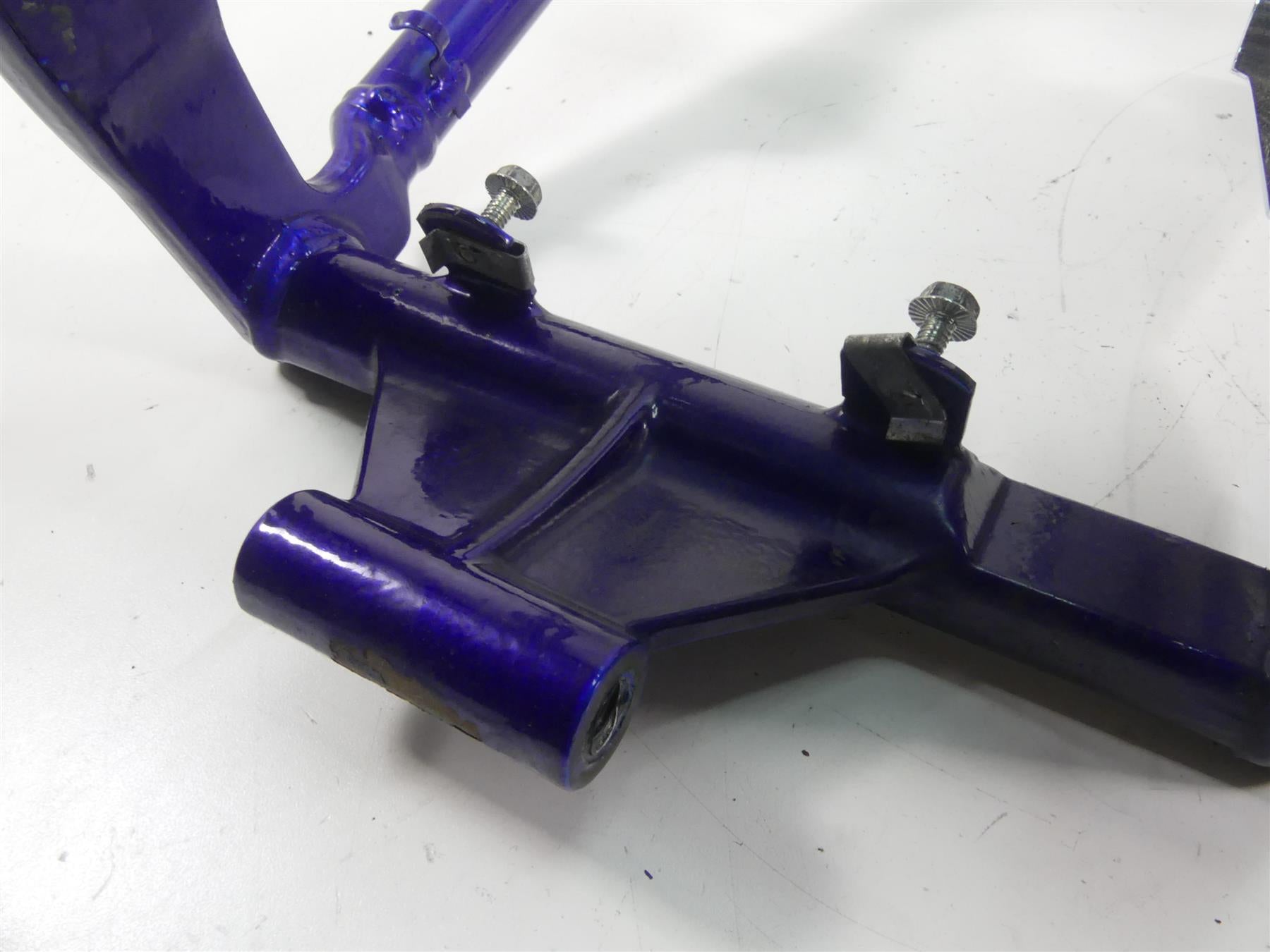 2004 Harley Softail FXSTD SE CVO Deuce Rear Blue Swing Arm Swing Arm 47580-04 {{ shop.shopifyCountryName }} - Mototech271