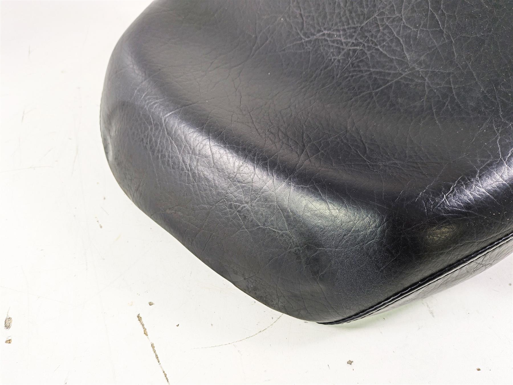 2002 Honda V-Twin VTX1800 C Front Rider Seat Saddle 77200-MCH-000 {{ shop.shopifyCountryName }} - Mototech271