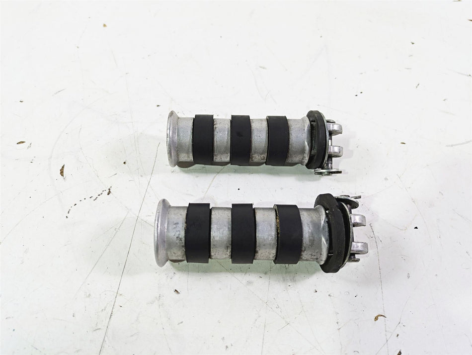 2001 Honda VT1100 Shadow Sabre Rear Passenger Foot Peg Rest Set 50715-MBA-020 {{ shop.shopifyCountryName }} - Mototech271