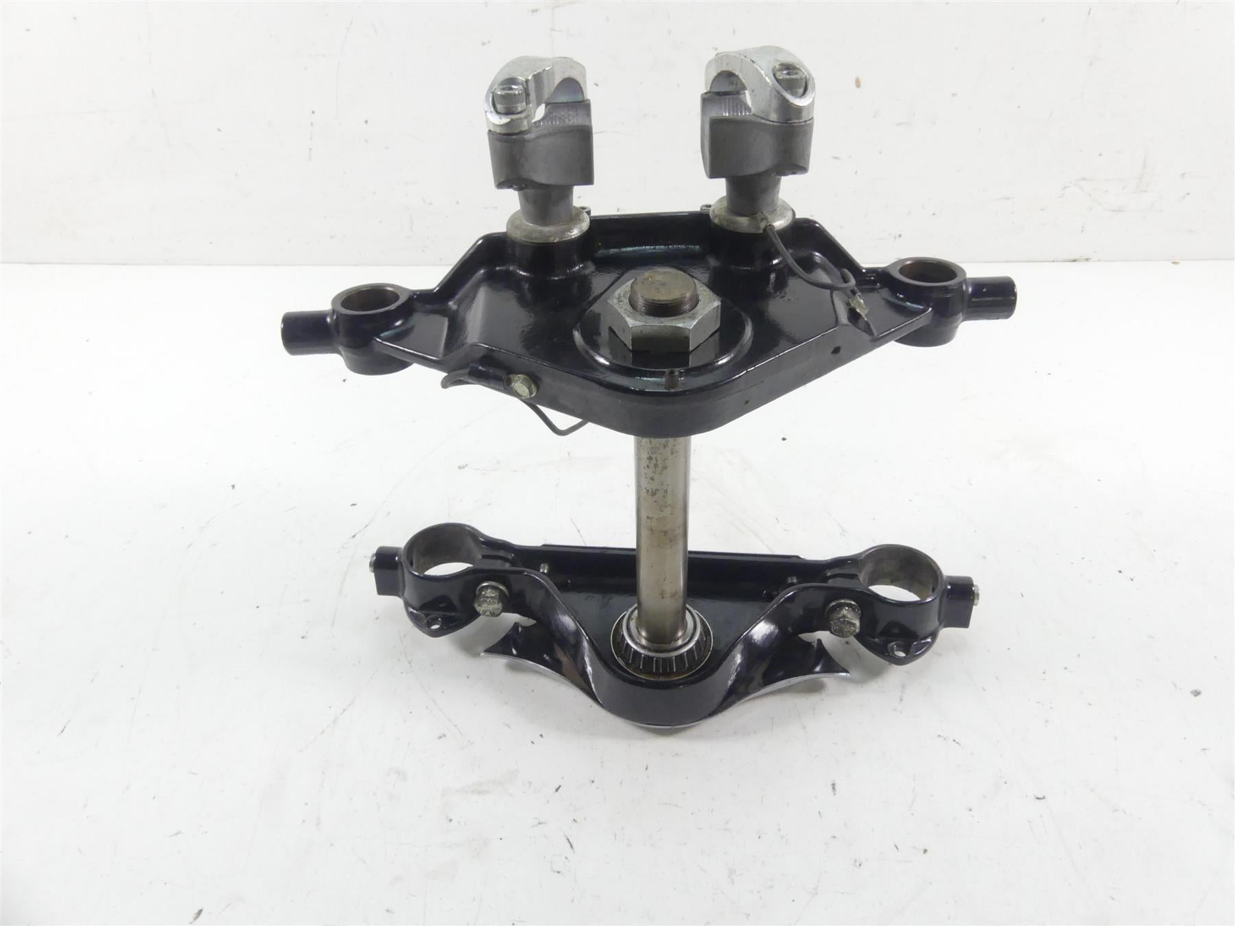 2005 Harley Touring CVO FLHTCSE Electra Glide Upper Lower Triple Tree 45446-87A {{ shop.shopifyCountryName }} - Mototech271