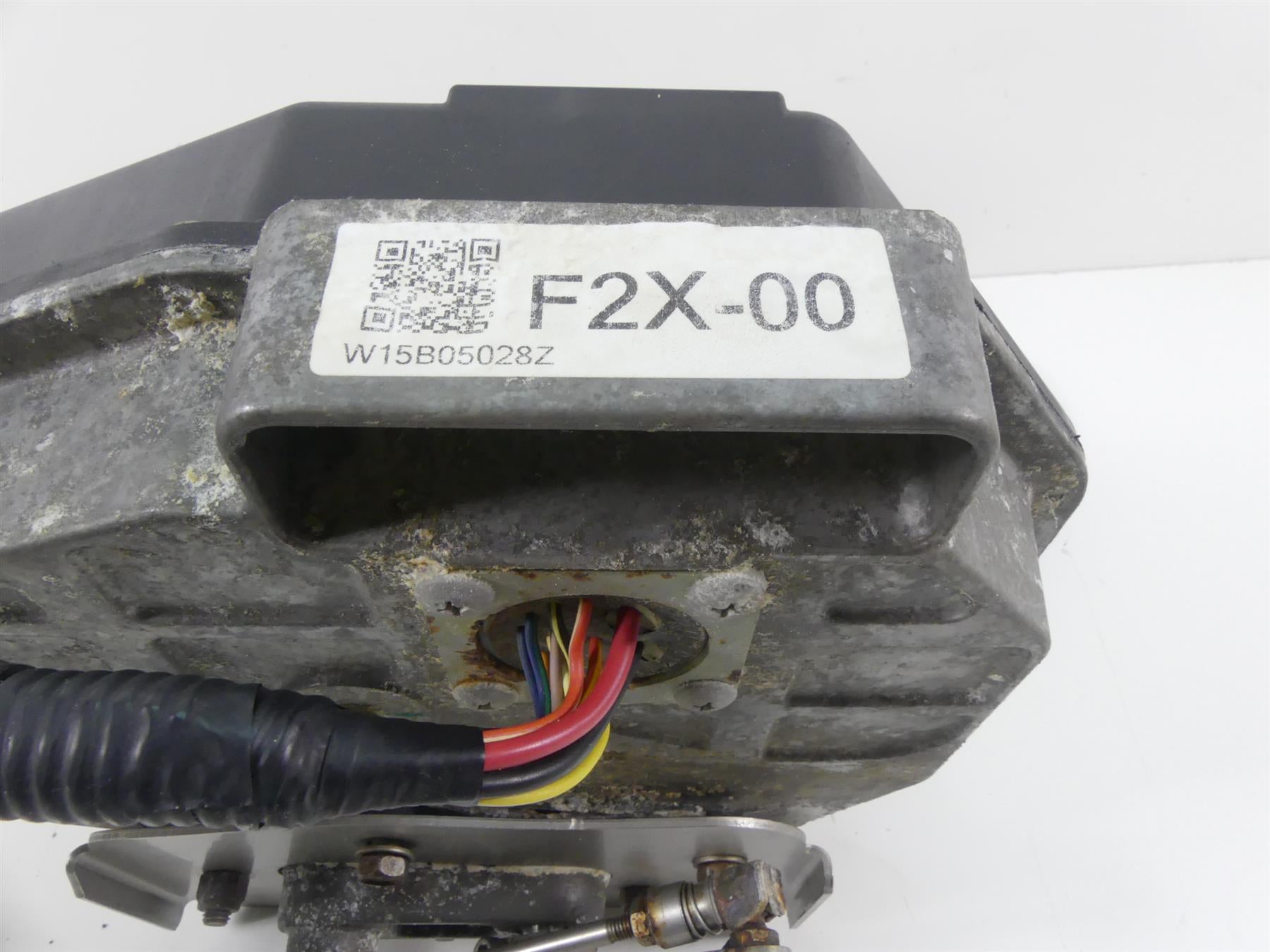 2015 Yamaha Waverunner Cruiser VX1100 Reverse Trim Motor & Box F2X-6140B-00-00 {{ shop.shopifyCountryName }} - Mototech271