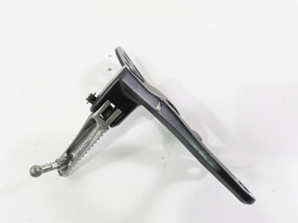 2014 Yamaha YZFR1 R1 RN22 Front Left Footpeg Foot Peg 14B-27442-10-00 {{ shop.shopifyCountryName }} - Mototech271