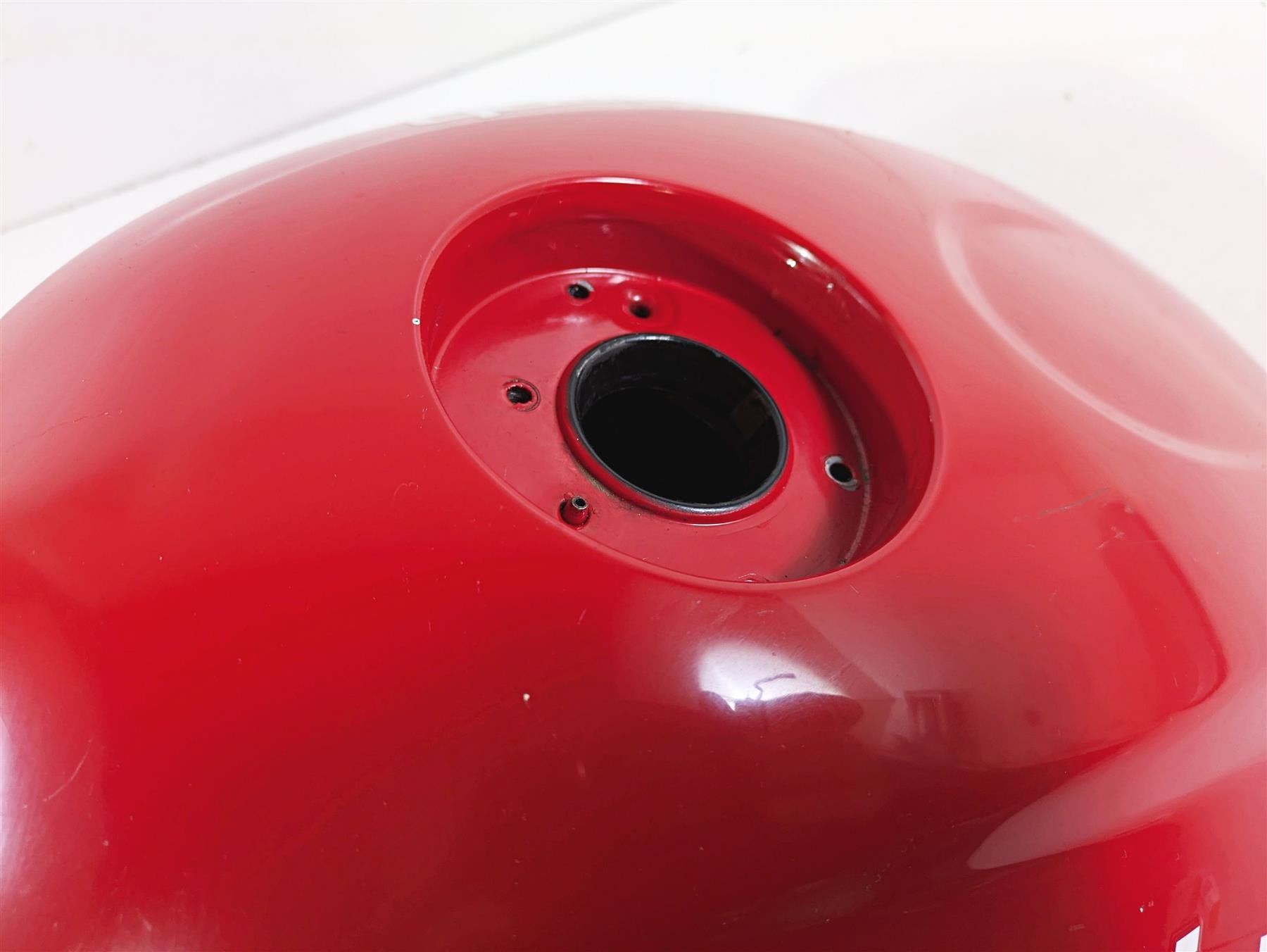2012 Triumph Daytona 675 Fuel Gas Petrol Tank - No Dent T2401261 {{ shop.shopifyCountryName }} - Mototech271