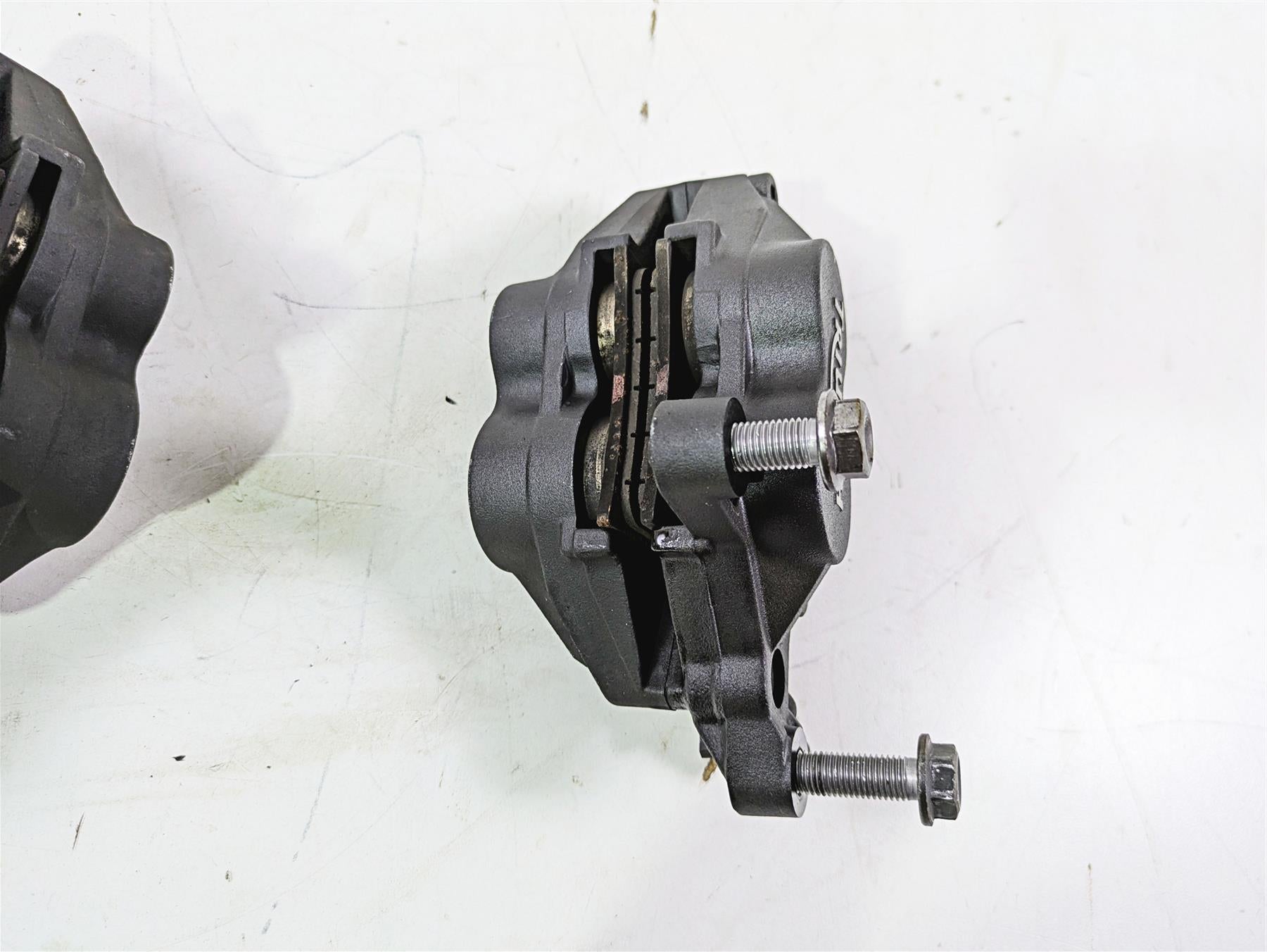 2013 Triumph Tiger 1215 Explorer Front Brake Caliper Abs Set T2020955 T2020965 {{ shop.shopifyCountryName }} - Mototech271