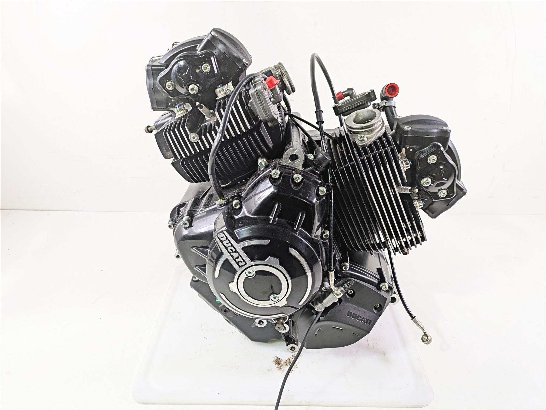 2022 Ducati Scrambler Desert Sled Complete Engine Motor + Transmission 225P0082A {{ shop.shopifyCountryName }} - Mototech271